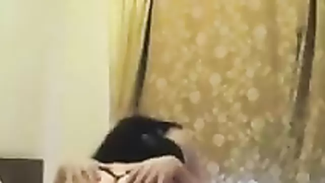 المرأة الأوزبكية القوية بتتناك بسرعة من جوزها.